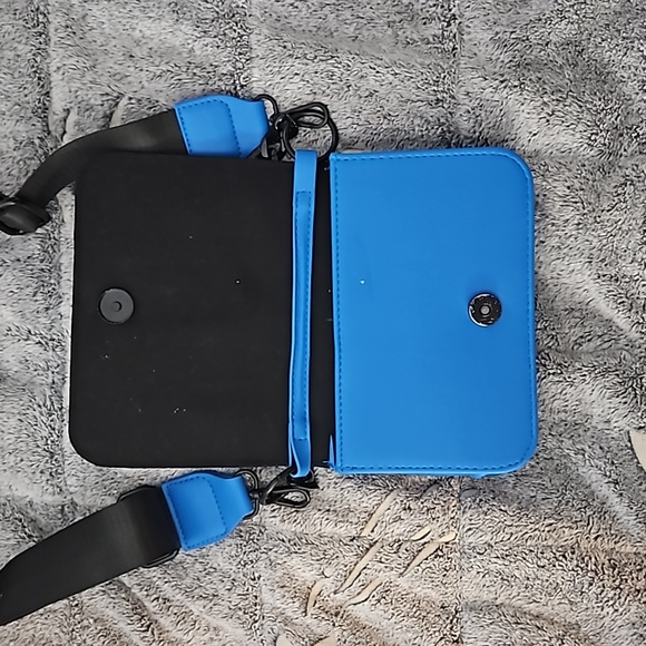 Small blue purse - Picture 2 of 7